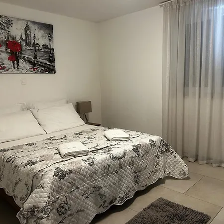 Apartment Melassy *