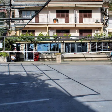Apartment Melassy *
