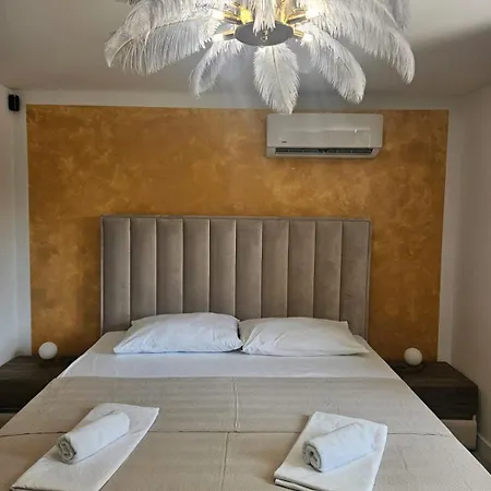 Melassy Daire Makarska